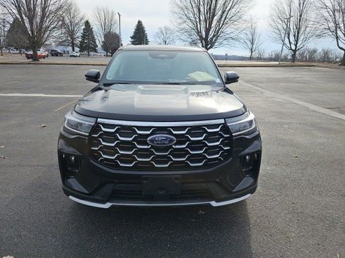 Used 2025 Ford Explorer Platinum w/ LUX Leather Package image 9