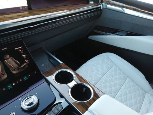 Certified 2025 Cadillac Escalade Sport Platinum w/ LPO, ONYX Package image 21