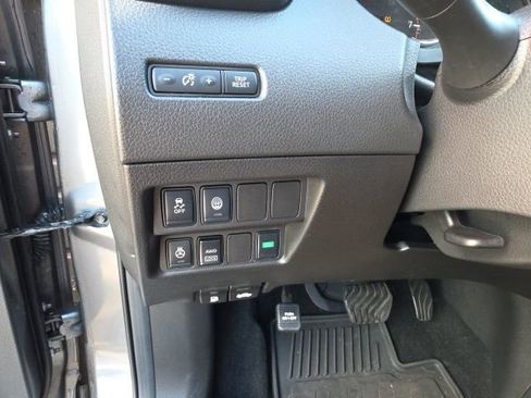 Used 2018 Nissan Rogue Sport SL w/ SL Premium Package image 15