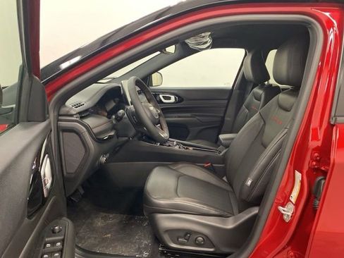 Used 2026 Jeep Compass Trailhawk image 8