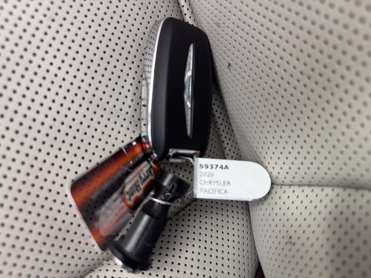 Used 2020 Chrysler Pacifica Limited FWD image 3