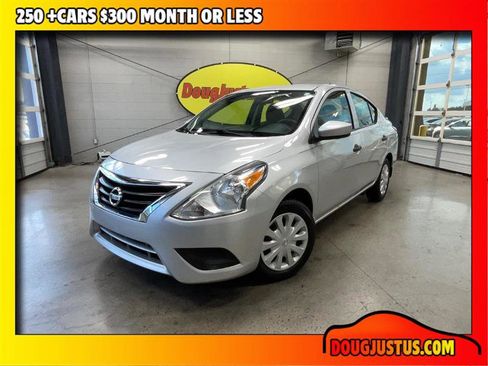 Used 2018 Nissan Versa S Plus image 1