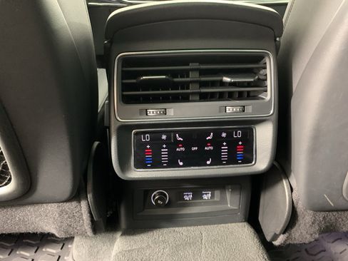 Used 2020 Audi Q7 3.0T Premium Plus w/ Premium Plus Package AWD/4WD image 33