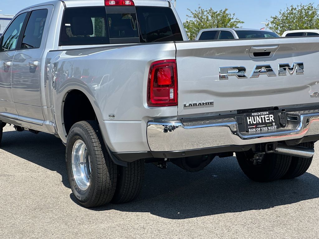 New 2026 RAM 3500 Laramie AWD/4WD image 5