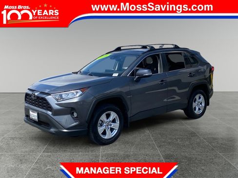 Used 2021 Toyota RAV4 XLE w/ Convenience Package FWD image 1