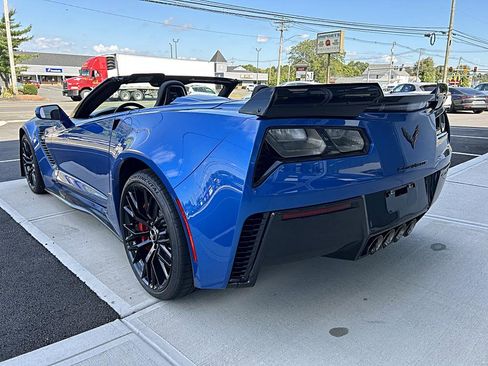 Used 2015 Chevrolet Corvette Z06 w/ 3LZ Preferred Equipment Group image 10
