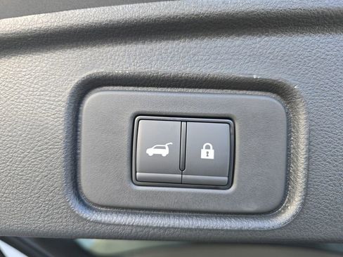 New 2026 Nissan Pathfinder SV image 28