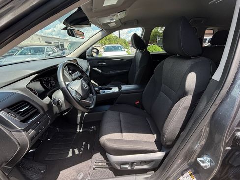 Used 2025 Nissan Rogue SV FWD image 29
