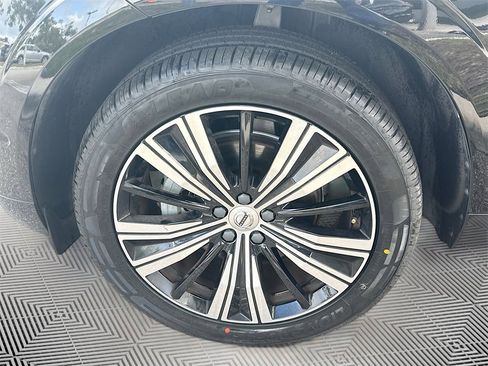 Used 2023 Volvo XC60 B5 Plus w/ Protection Package Premier image 34