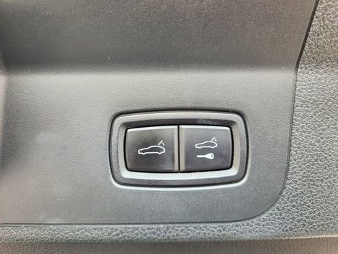 Used 2018 Porsche Panamera 4S image 18