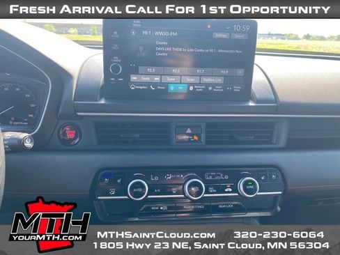 Used 2023 Honda Pilot Elite image 12