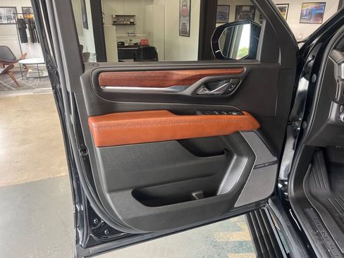 Used 2023 GMC Yukon XL Denali Ultimate AWD/4WD image 27