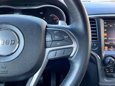 Used 2017 Jeep Grand Cherokee Altitude RWD image 29