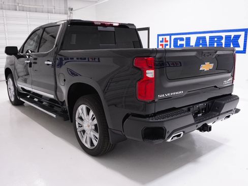 New 2026 Chevrolet Silverado 1500 High Country w/ High Country Premium Package AWD/4WD image 7