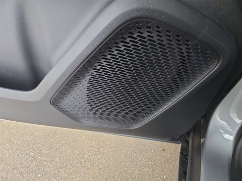 New 2026 Chevrolet Equinox EV LT image 23