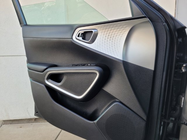Certified 2025 Kia Soul LX w/ LX Technology Package FWD image 26
