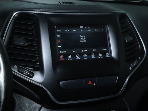 Used 2019 Jeep Cherokee Latitude Plus w/ Cold Weather Group image 25