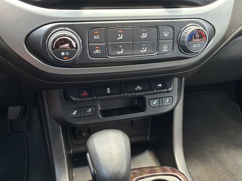 Used 2022 GMC Canyon Elevation w/ Elevation Premium Package RWD image 21