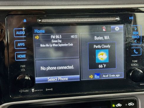 Used 2018 Toyota Corolla XSE FWD image 35