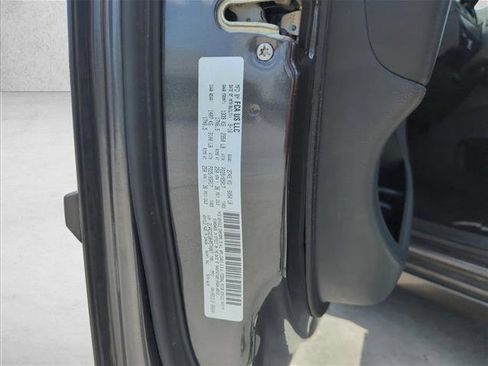 Used 2017 Dodge Grand Caravan GT FWD image 29