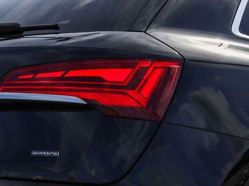 Used 2023 Audi Q5 2.0T Premium w/ Convenience Package AWD/4WD image 10