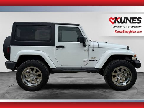 Used 2013 Jeep Wrangler Sahara w/ Dual Top Group AWD/4WD image 10