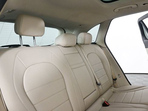 Used 2018 Mercedes-Benz GLC 300 image 21