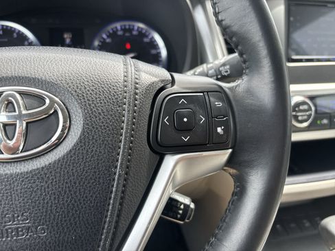 Used 2014 Toyota Highlander XLE AWD/4WD image 13