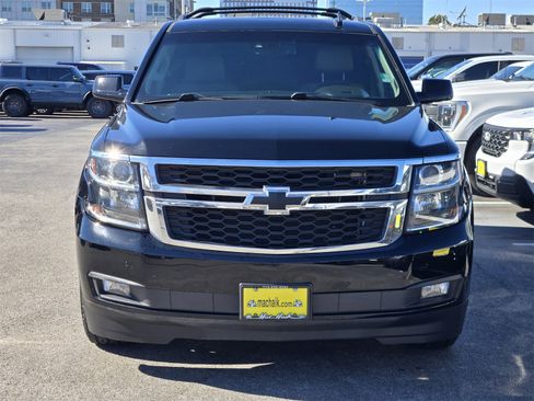 Used 2015 Chevrolet Suburban LT w/ Luxury Package image 2