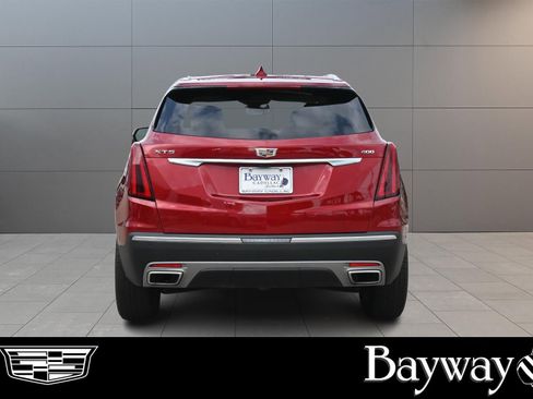 Certified 2022 Cadillac XT5 Premium Luxury w/ Technology Package FWD image 5