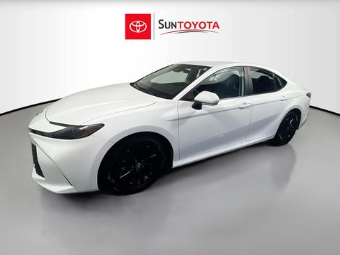 Used 2025 Toyota Camry LE FWD image 9