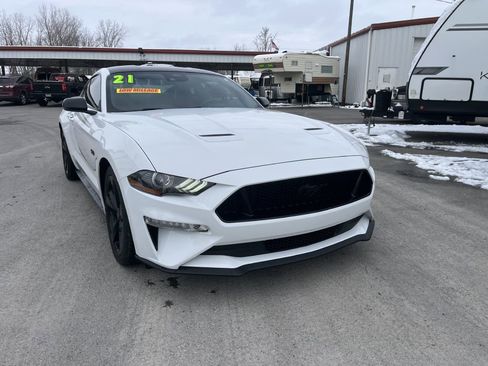 Used 2021 Ford Mustang GT Premium w/ Equipment Group 401A image 3