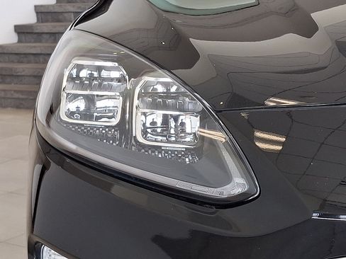 Certified 2022 Ford Escape Titanium w/ Titanium Elite Package AWD/4WD image 10
