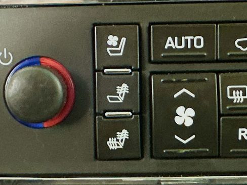 Used 2011 Cadillac Escalade ESV Platinum image 23