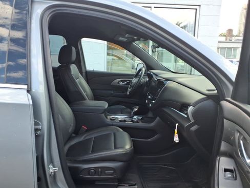 Used 2023 Chevrolet Traverse LT w/ LPO, Floor Liner Package AWD/4WD image 21