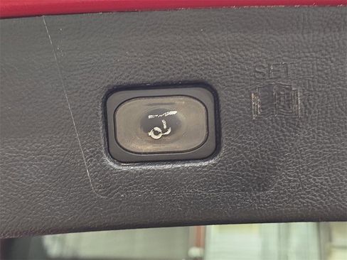 Used 2020 Ford Edge Titanium image 14