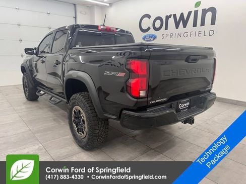 Used 2025 Chevrolet Colorado ZR2 w/ Technology Package image 3