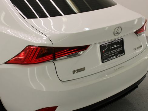 Used 2019 Lexus IS 350 F Sport image 17
