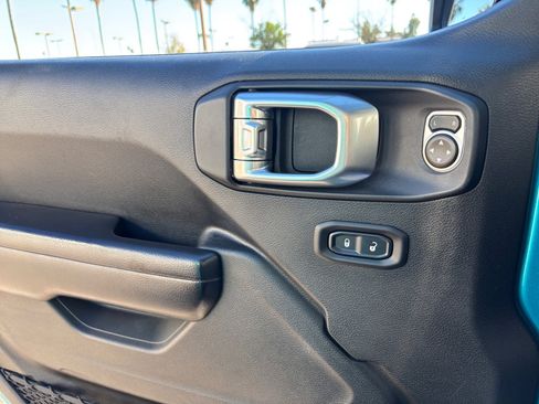 Used 2020 Jeep Wrangler Unlimited Rubicon w/ Steel Bumper Group image 16