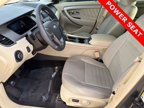 Used 2018 Ford Taurus SE image 4