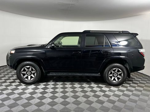 Certified 2022 Toyota 4Runner TRD Off-Road Premium w/ Moonroof Package AWD/4WD image 8