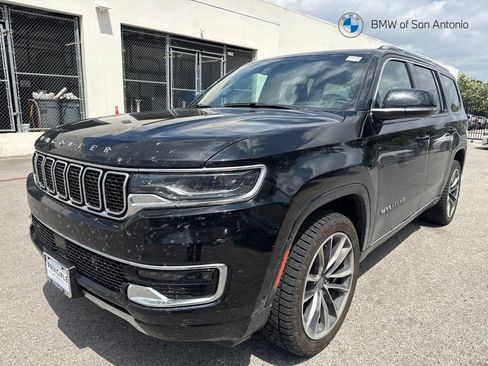 Used 2023 Jeep Wagoneer Series III w/ Premium Group I AWD/4WD image 1