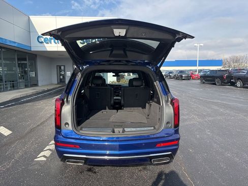 Used 2025 Cadillac XT6 Premium Luxury image 13