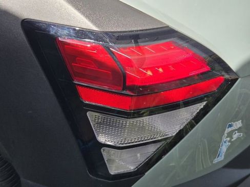 Used 2025 Hyundai Kona SE image 7