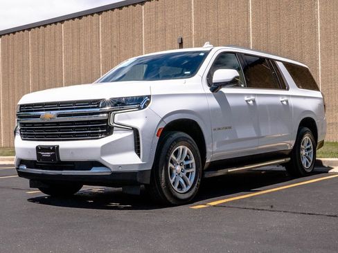 Certified 2024 Chevrolet Suburban LT AWD/4WD image 4