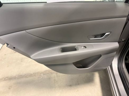 Used 2023 Hyundai Elantra SE FWD image 26