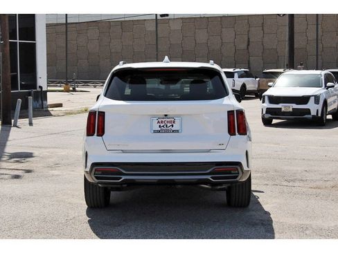 Certified 2023 Kia Sorento SX AWD/4WD image 4