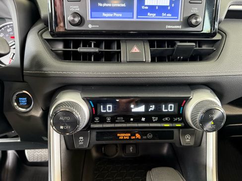 Used 2022 Toyota RAV4 XLE AWD/4WD image 14