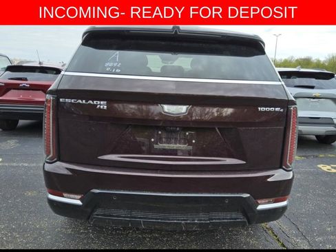 Used 2025 Cadillac Escalade IQ Luxury 2 w/ LPO, Premium Carpet Package AWD/4WD image 14