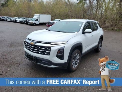 Used 2025 Chevrolet Equinox LT w/ Safety and Technology Package image 2